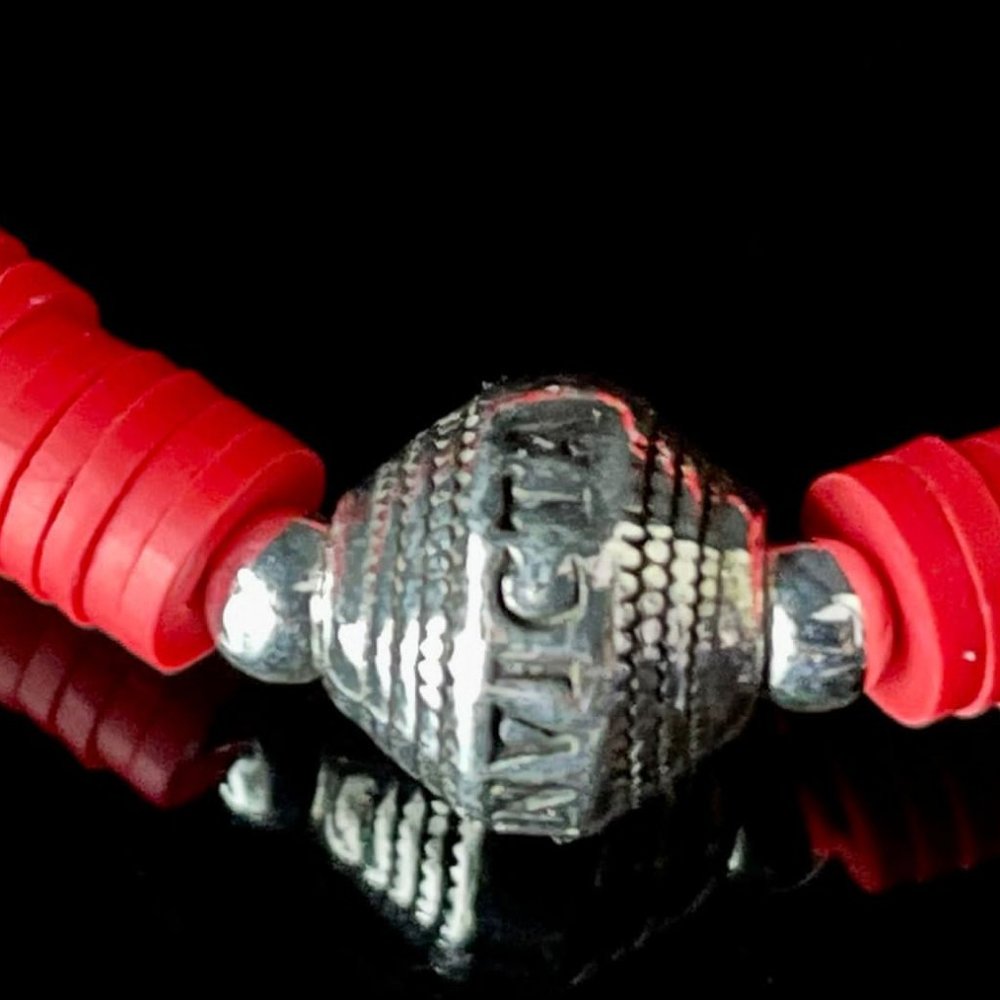 NEW Invicta Red Elements Rubber Bracelet For 8 Inches Wrist - Picture 2 of 9